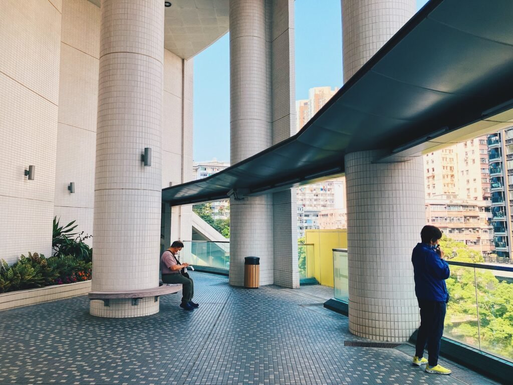 堅尼地城觀龍樓。