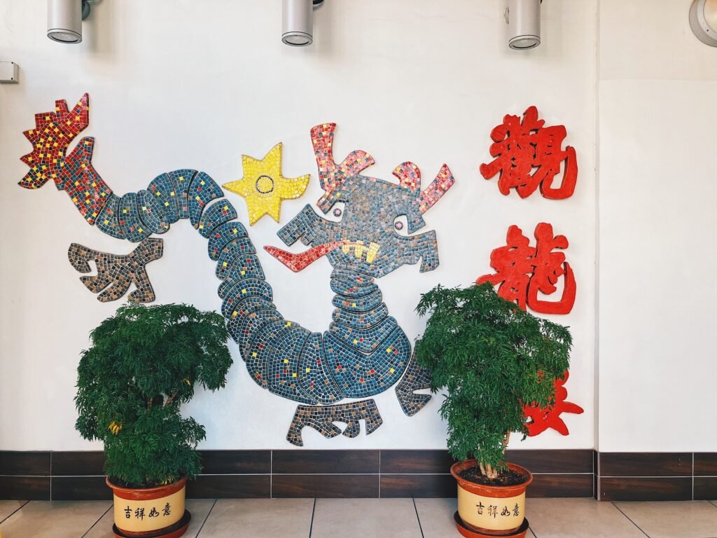 堅尼地城觀龍樓。