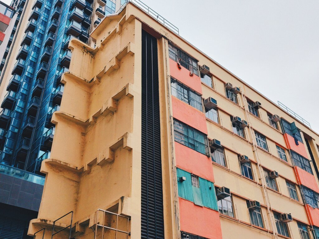 另一角度看最老舊屋邨大廈——民順樓和民景樓。