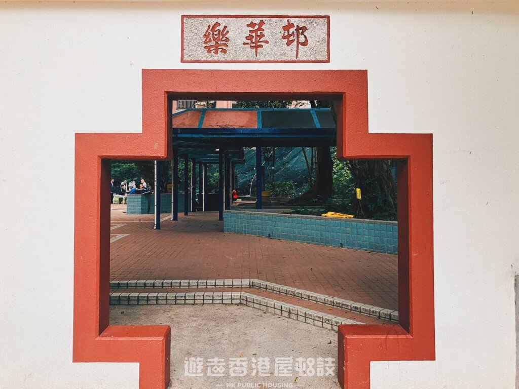 中式設計的拱門。