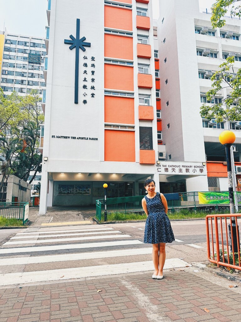 反正已過了多年,也不太介意說說:我就是在這間小學渡過了五年多時光。 反正已過了多年,也不太介意說說:我就是在這間小學渡過了五年多時光。
