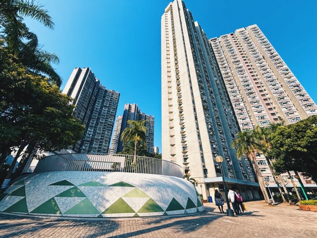 難得天色和太陽光線極佳的大埔運頭塘邨。